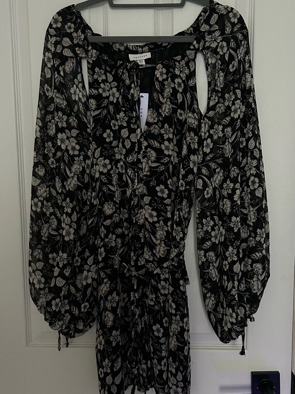 Topshop Black & White Floral Long-Sleeve Dress with cutout shoulders design NWT